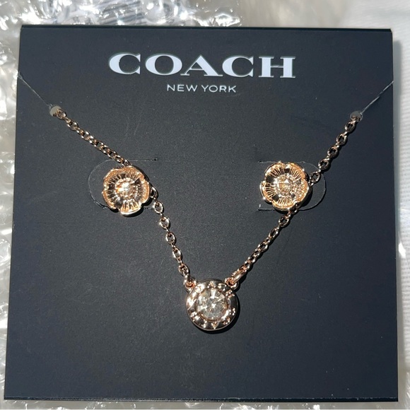 Open Circle Necklace And Tea Rose Stud Earrings Set - Picture 6 of 11